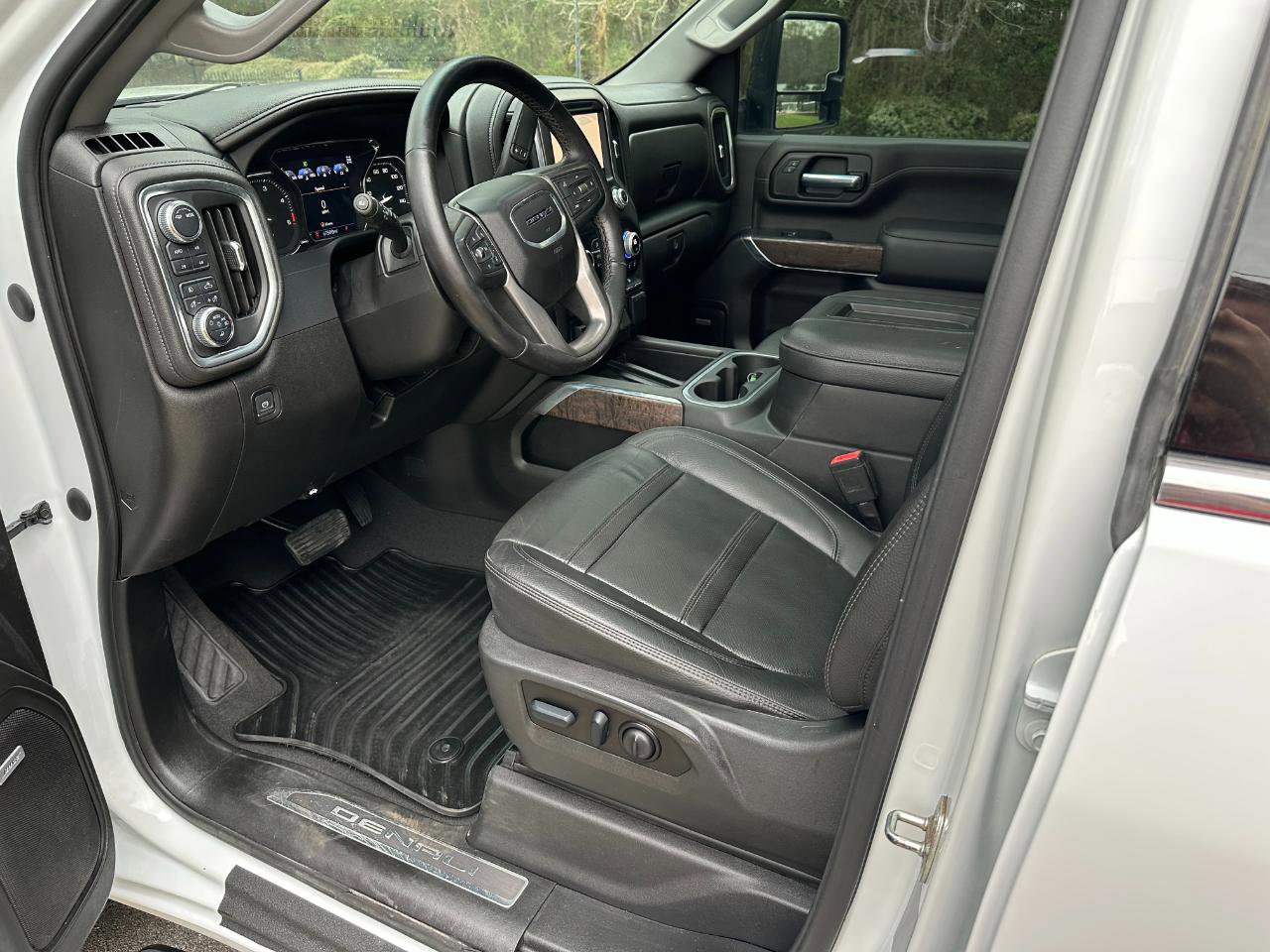 Used 2022 GMC Sierra 3500 Denali image 12