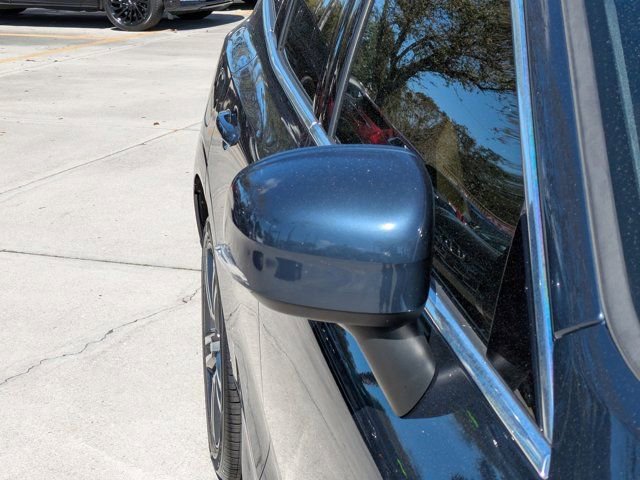 Used 2019 Volvo XC60 T5 Momentum w/ Multimedia Package image 10