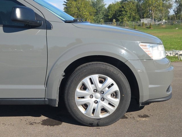 Used 2020 Dodge Journey SE FWD image 4