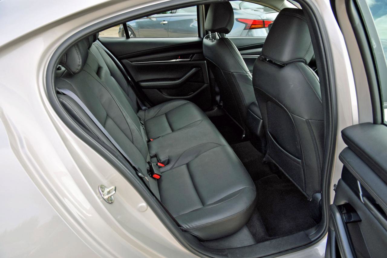 Used 2024 MAZDA MAZDA3 s image 24