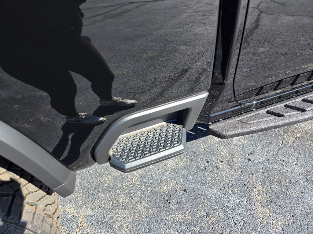 New 2026 Chevrolet Silverado 2500 ZR2 image 14