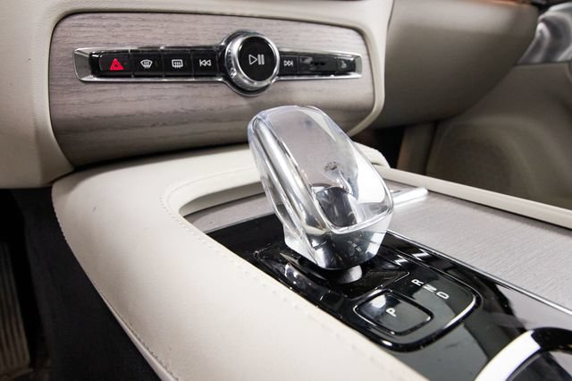 Certified 2024 Volvo XC90 T8 Ultimate w/ Lounge Package AWD/4WD image 13