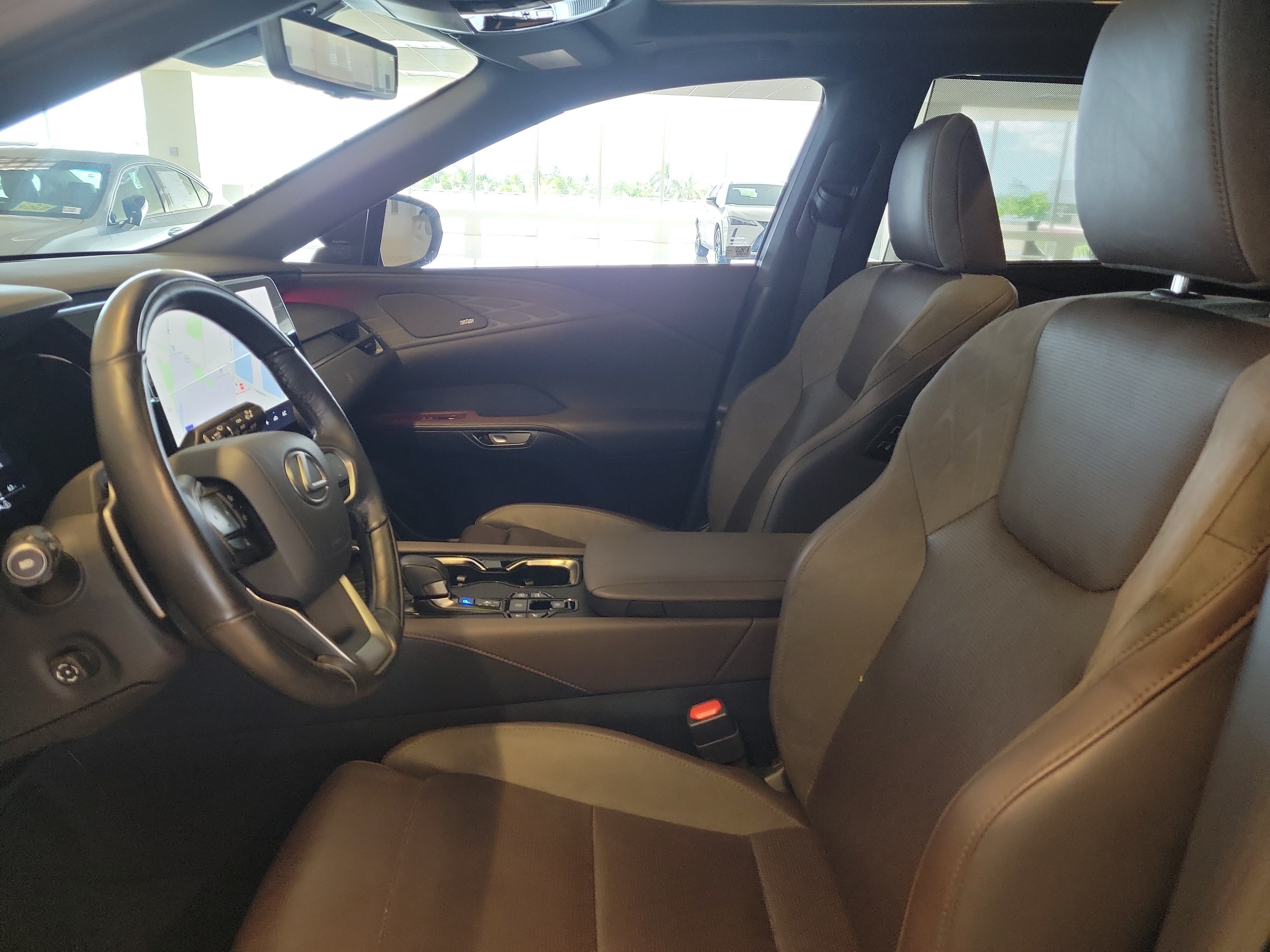 Used 2025 Lexus RX 450h AWD w/ Convenience Package image 24