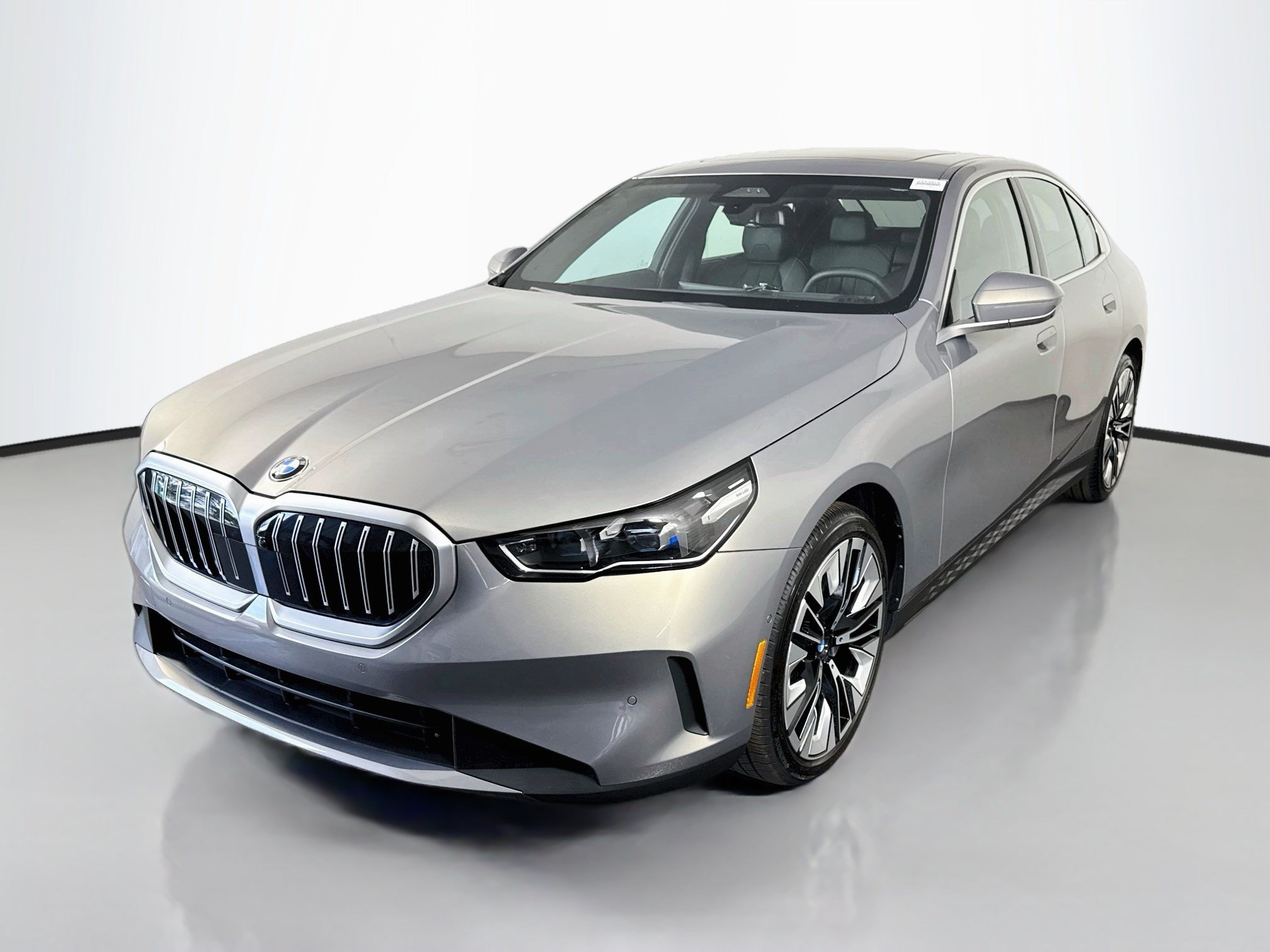 Used 2026 BMW 530i RWD image 4