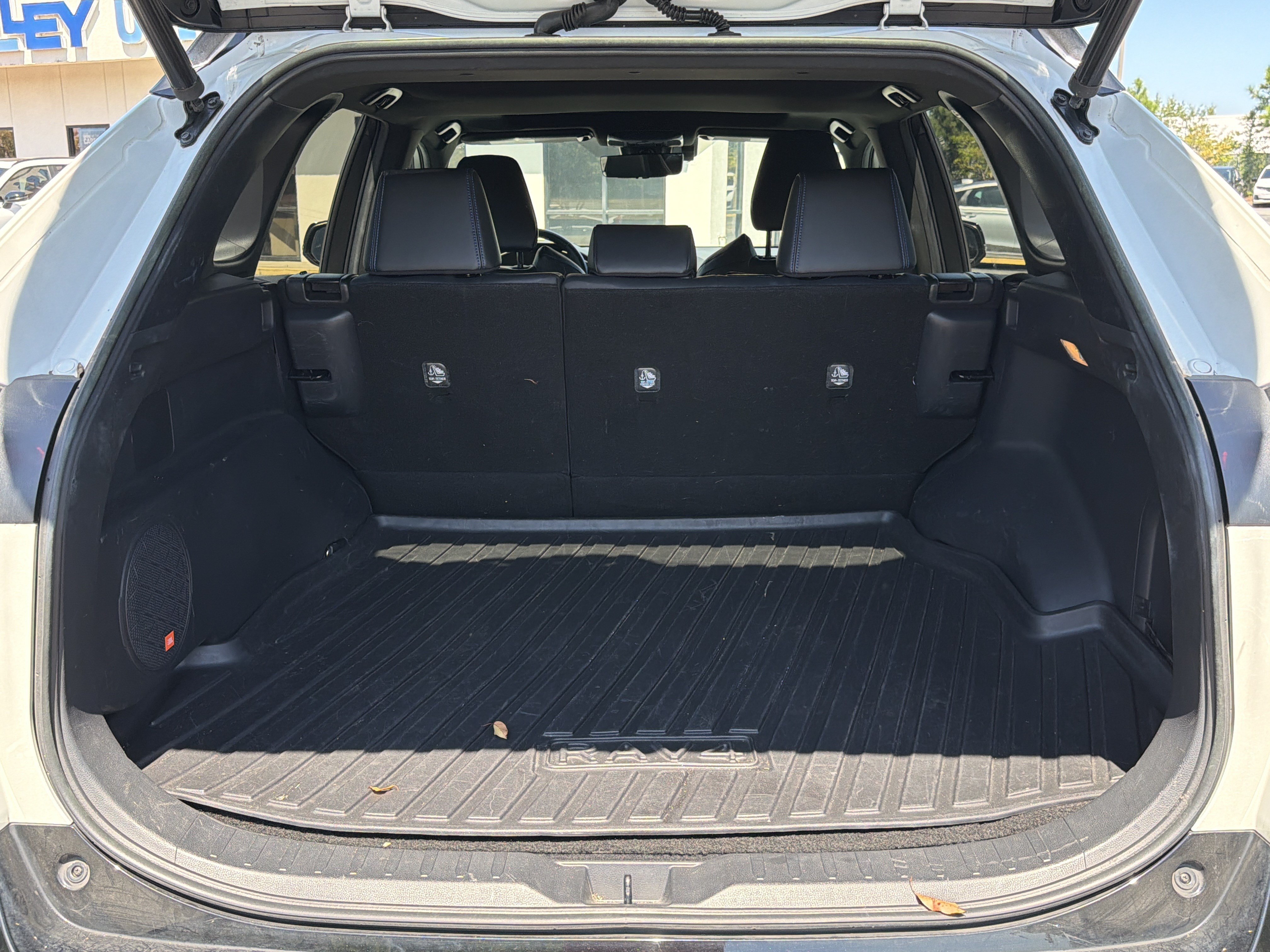 Used 2020 Toyota RAV4 XSE w/ XSE Grade Weather Package AWD/4WD image 25