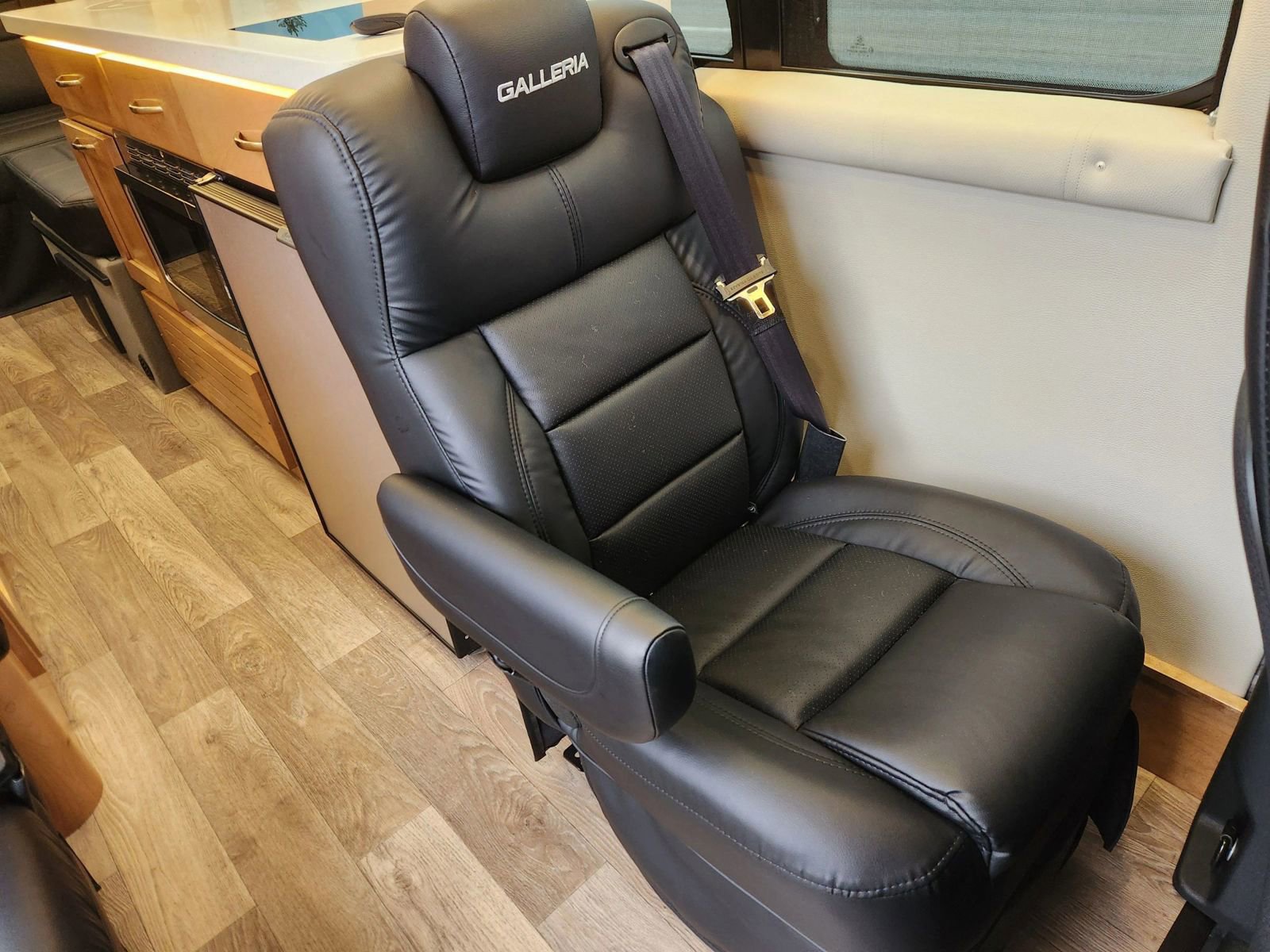 Used 2021 Mercedes-Benz Sprinter 3500 image 4