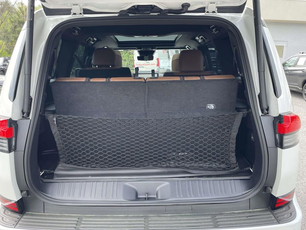 Used 2025 Lexus GX 550 w/ Accessory Package (2T) image 10