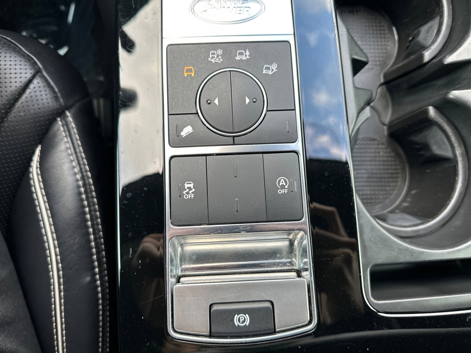 Used 2020 Land Rover Discovery HSE AWD/4WD image 32