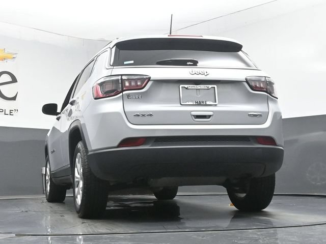 Used 2024 Jeep Compass Latitude AWD/4WD image 58