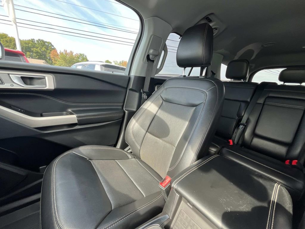 Used 2022 Ford Explorer Limited image 27