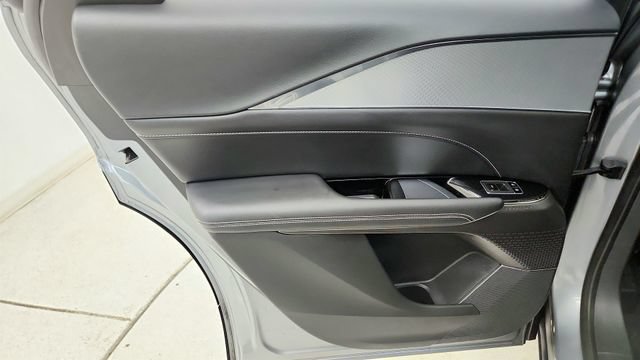 Used 2024 Cadillac Lyriq Tech RWD image 46
