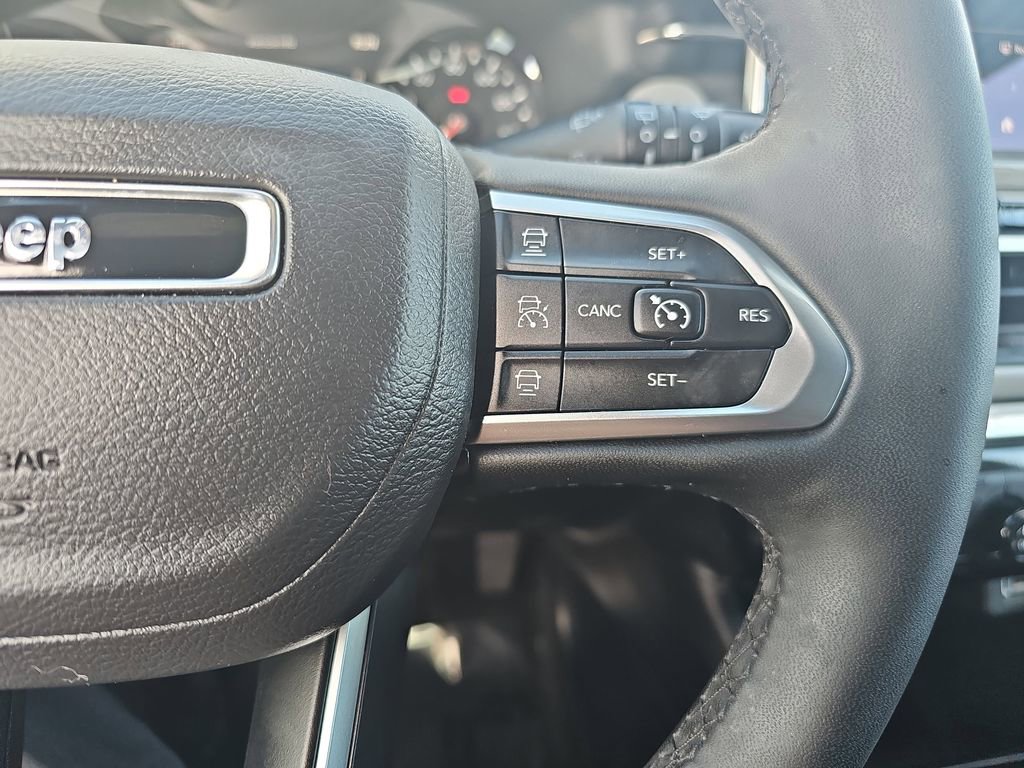 Used 2024 Jeep Compass Limited image 17