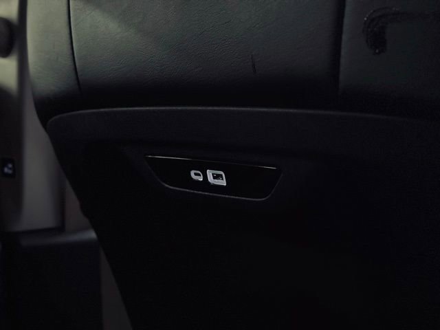 Used 2024 Chrysler Pacifica Touring-L image 24