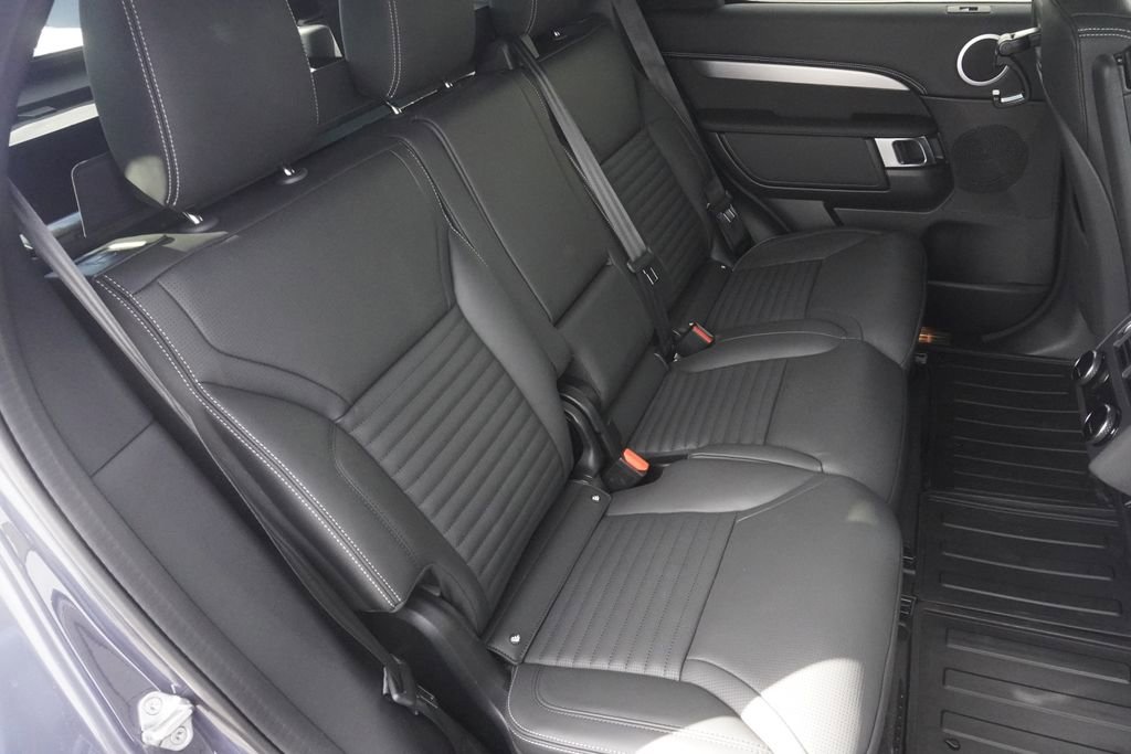 New 2026 Land Rover Discovery Limited Edition image 27