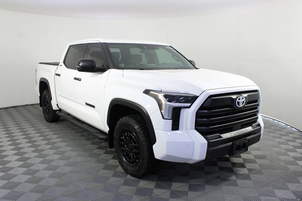 Used 2025 Toyota Tundra SR5 w/ SR5 Convenience Package AWD/4WD image 23