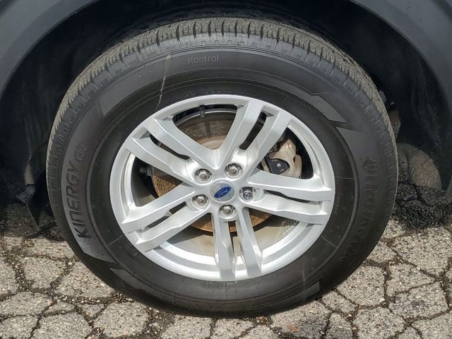 Certified 2023 Ford Explorer XLT w/ Equipment Group 202A image 7