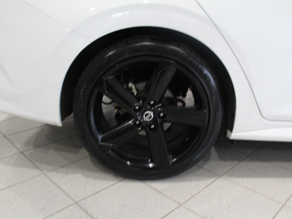 Used 2022 Nissan Sentra SR w/ SR Premium Package image 11