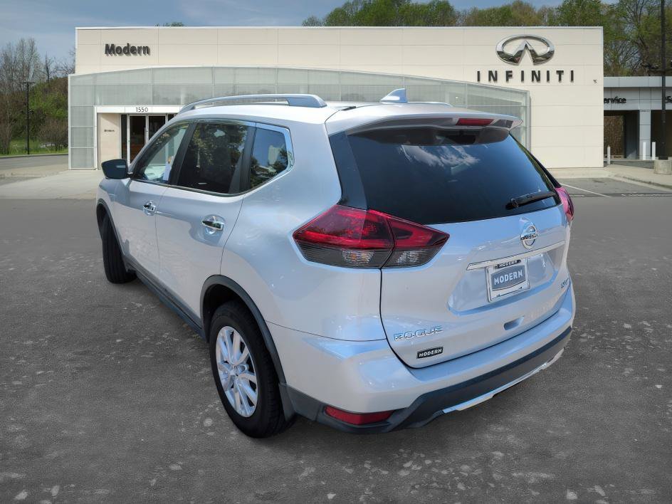 Used 2018 Nissan Rogue SV w/ Sun & Sound Touring Package AWD/4WD image 5