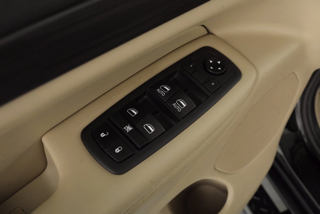 Certified 2021 Jeep Grand Cherokee Laredo image 18