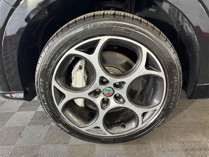 Used 2024 Alfa Romeo Tonale Ti AWD/4WD image 33