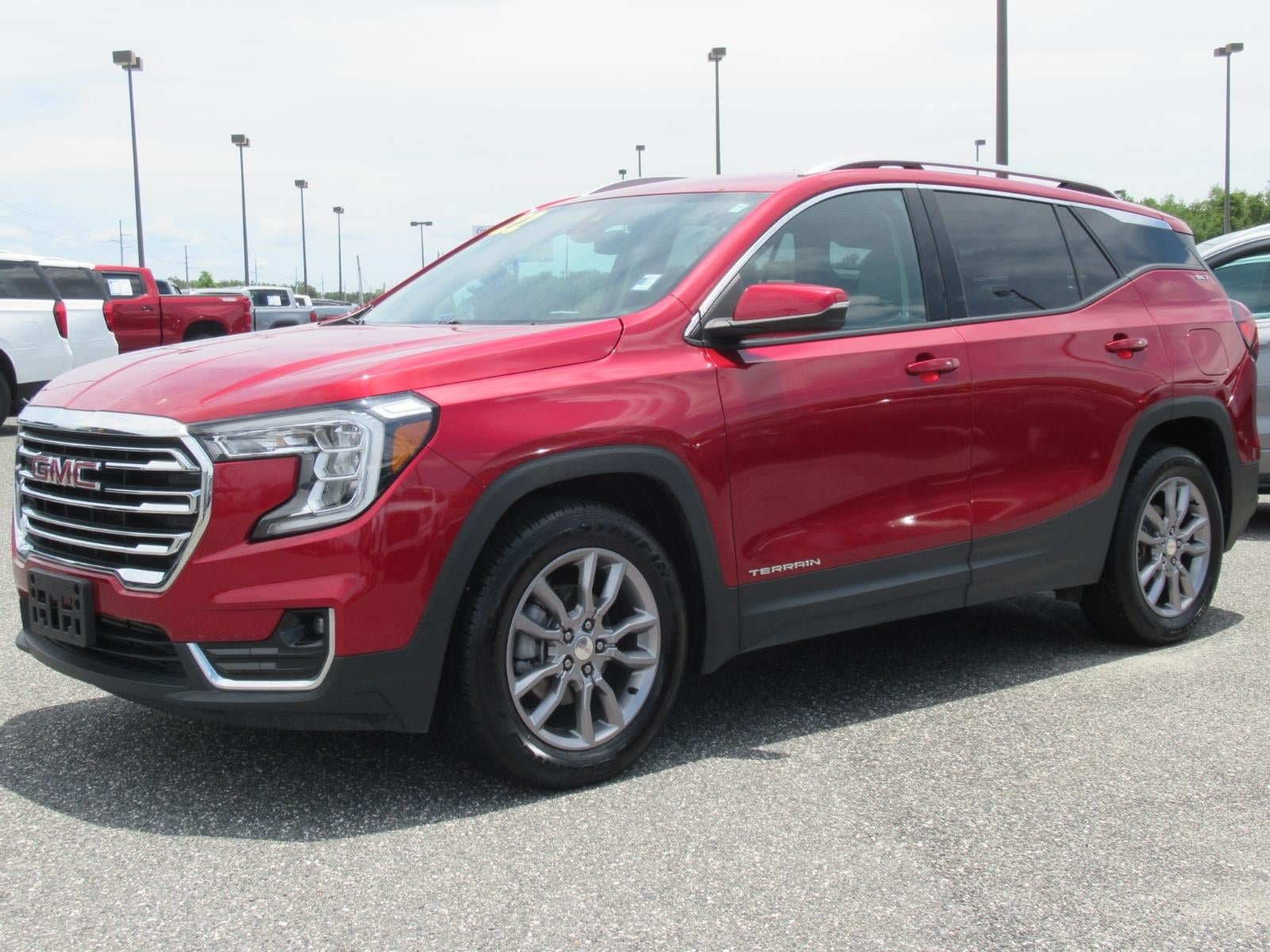 Used 2022 GMC Terrain SLT FWD image 3