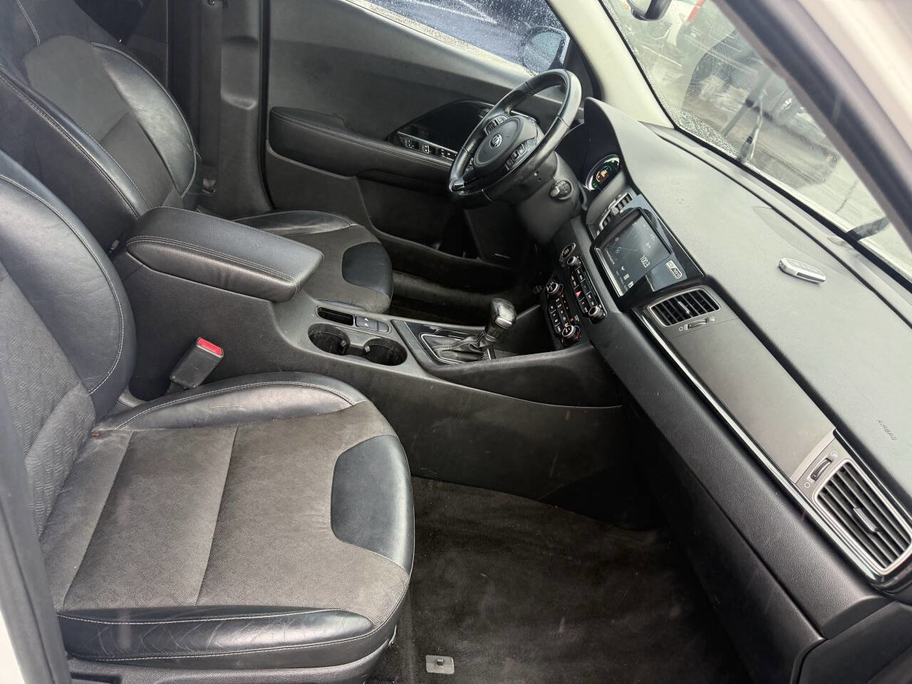 Used 2019 Kia Niro S Touring image 22