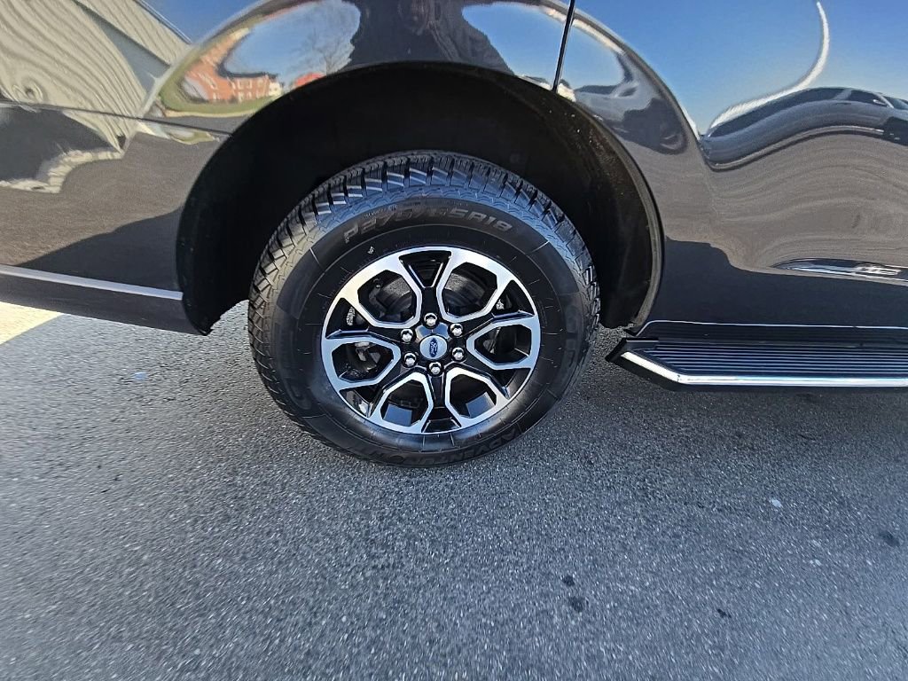 Used 2022 Ford Expedition XLT image 10