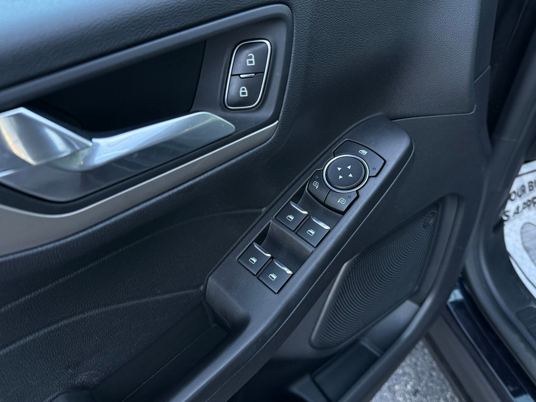 Used 2021 Ford Escape SE image 35