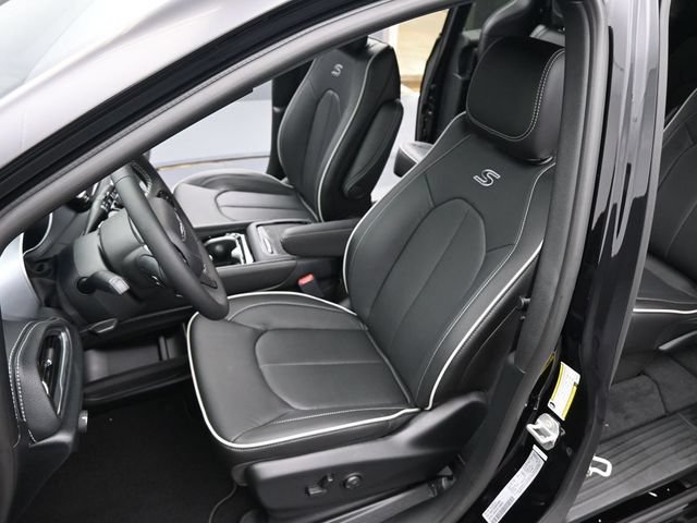New 2025 Chrysler Pacifica Limited FWD image 11