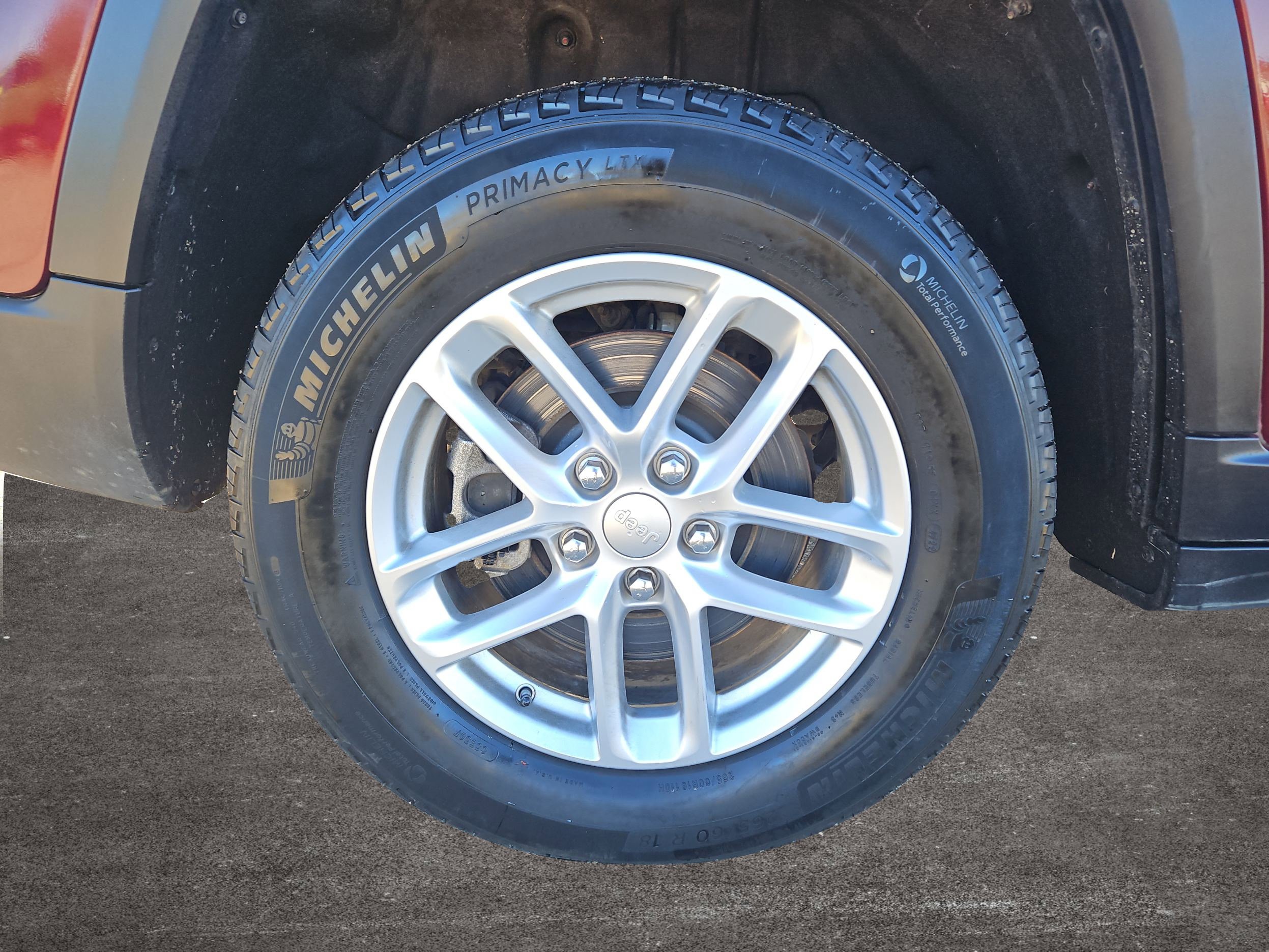 Used 2023 Jeep Grand Cherokee L Laredo w/ Luxury Tech Group I AWD/4WD image 37