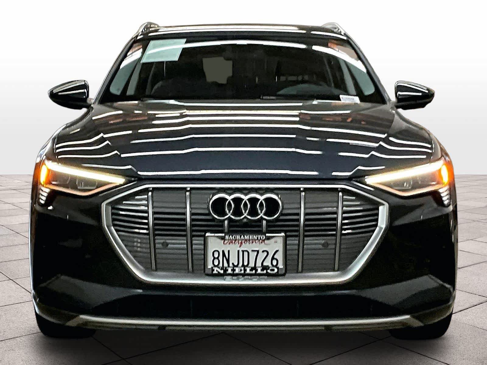 Used 2019 Audi e-tron Prestige w/ Prestige Package AWD/4WD image 3