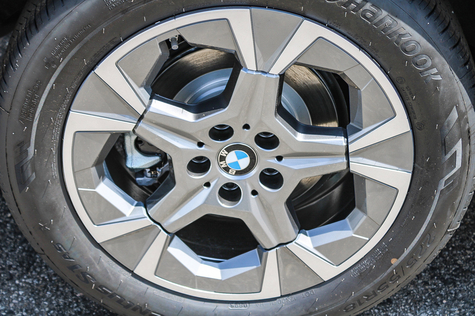 New 2026 BMW X1 xDrive28i AWD/4WD image 9