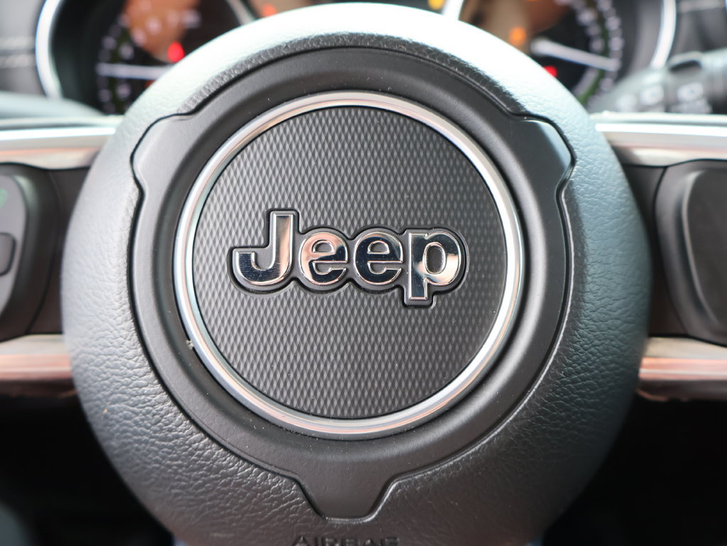 Used 2023 Jeep Wrangler Unlimited Sahara AWD/4WD image 25