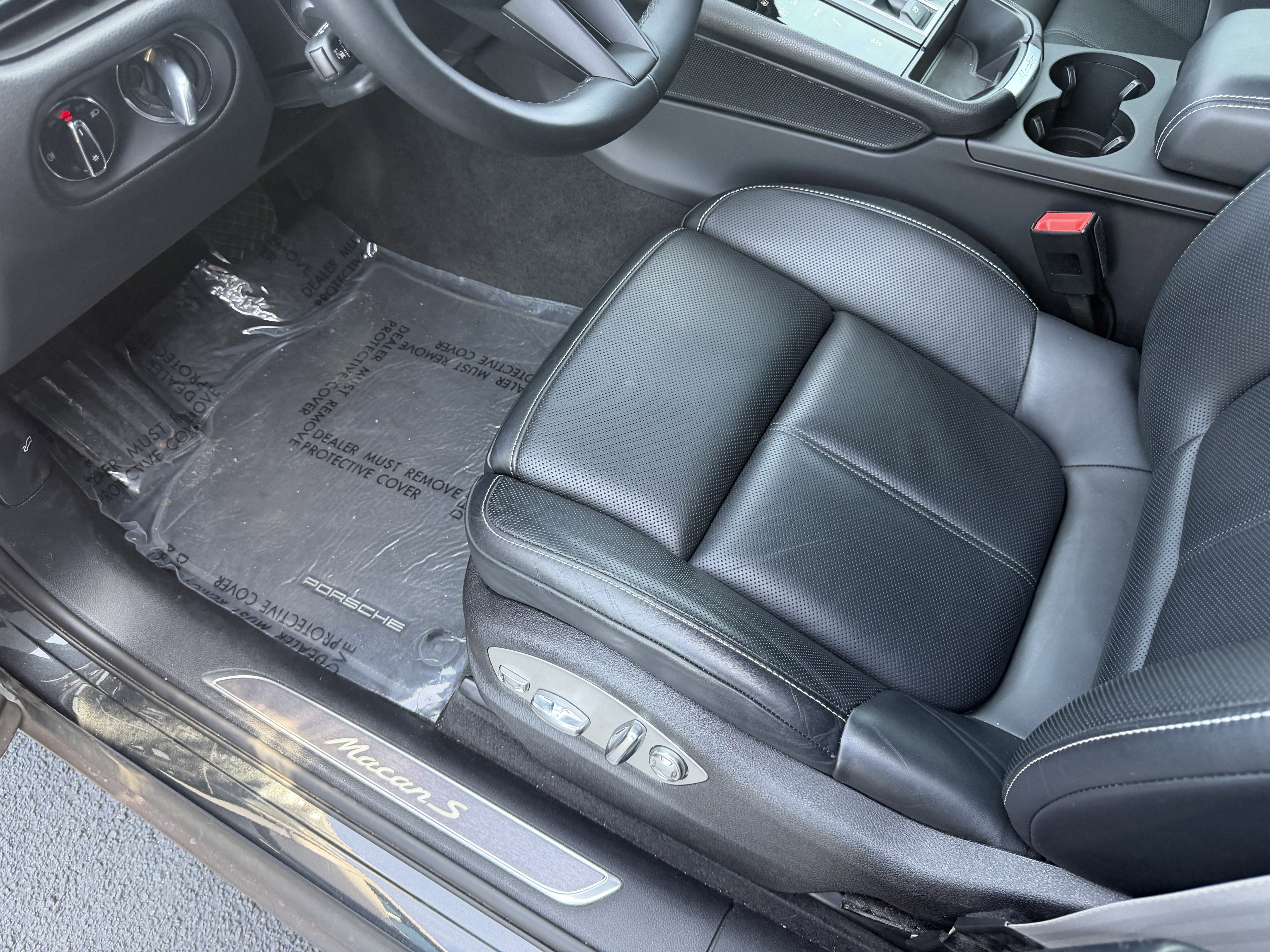 Certified 2024 Porsche Macan S image 19