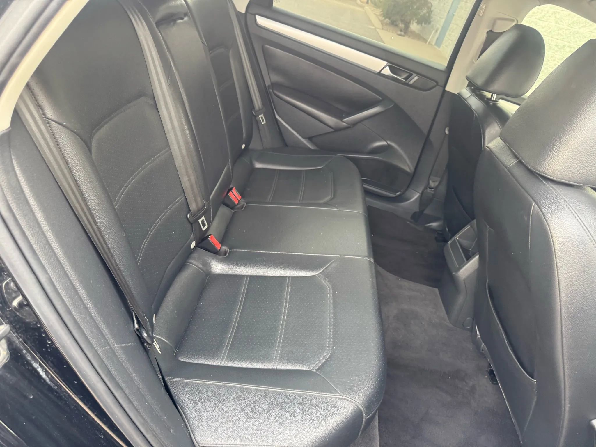 Used 2012 Volkswagen Passat TDI SE image 17