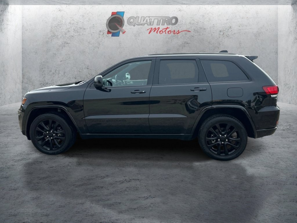 Used 2021 Jeep Grand Cherokee Laredo X AWD/4WD image 2