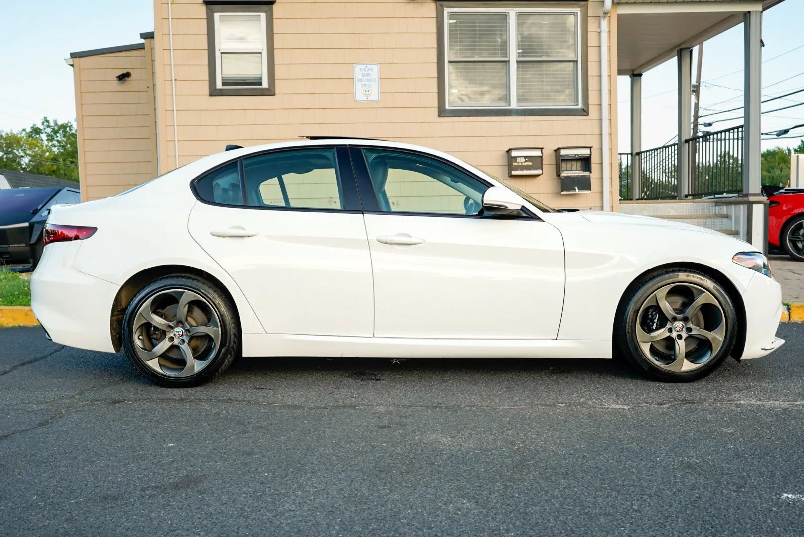 Used 2017 Alfa Romeo Giulia AWD image 4