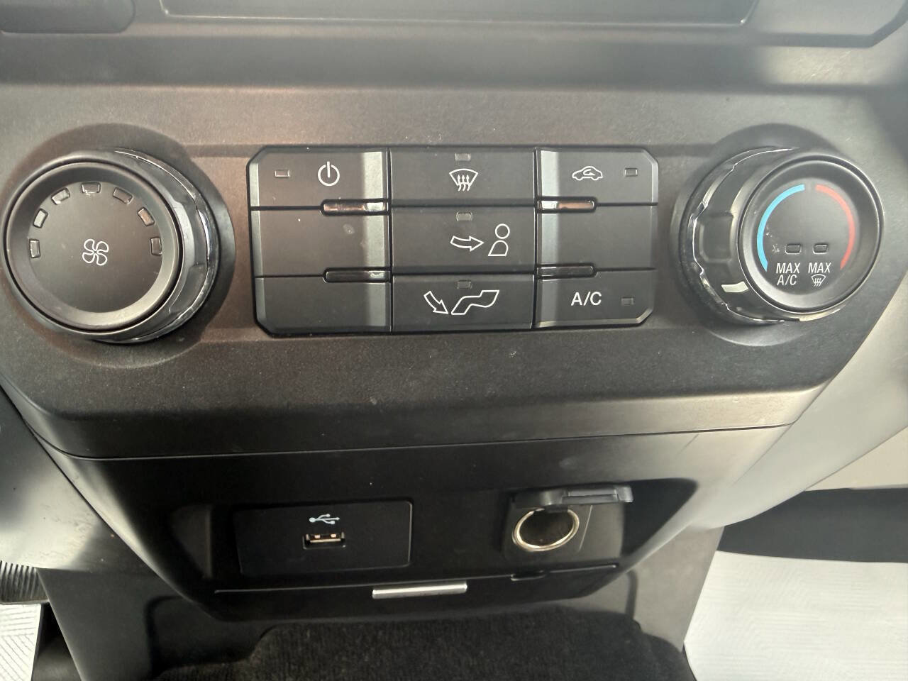 Used 2018 Ford F150 XLT w/ Max Trailer Tow Package image 36