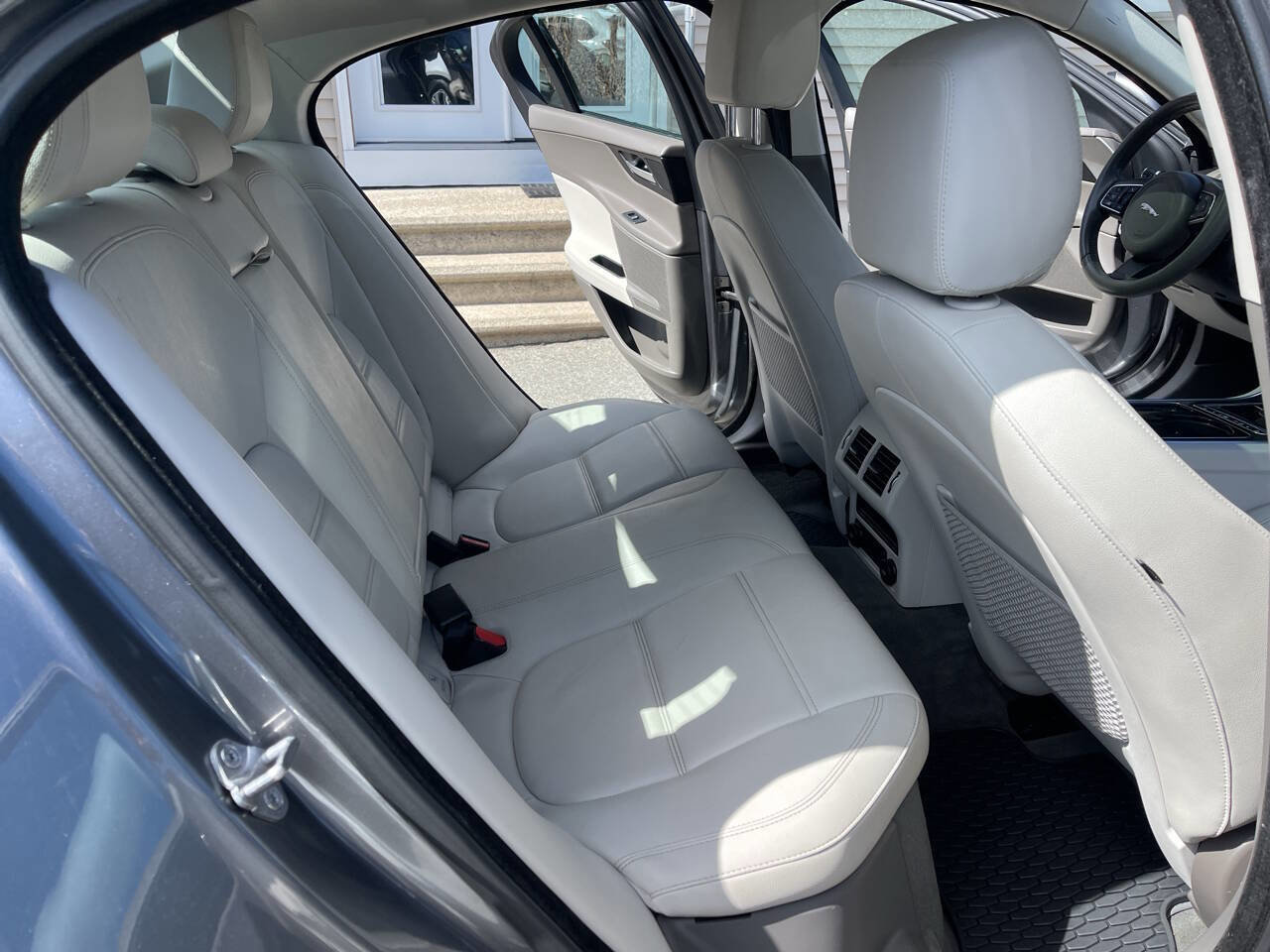 Used 2017 Jaguar XE Prestige image 22