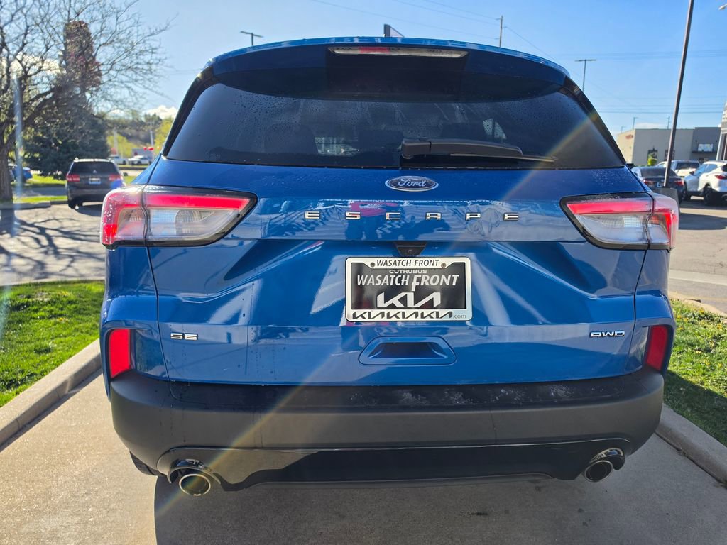 Used 2021 Ford Escape SE w/ SE Sport Appearance Package image 6