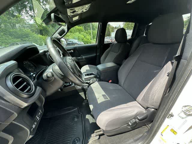 Used 2018 Toyota Tacoma TRD Off-Road AWD/4WD image 17