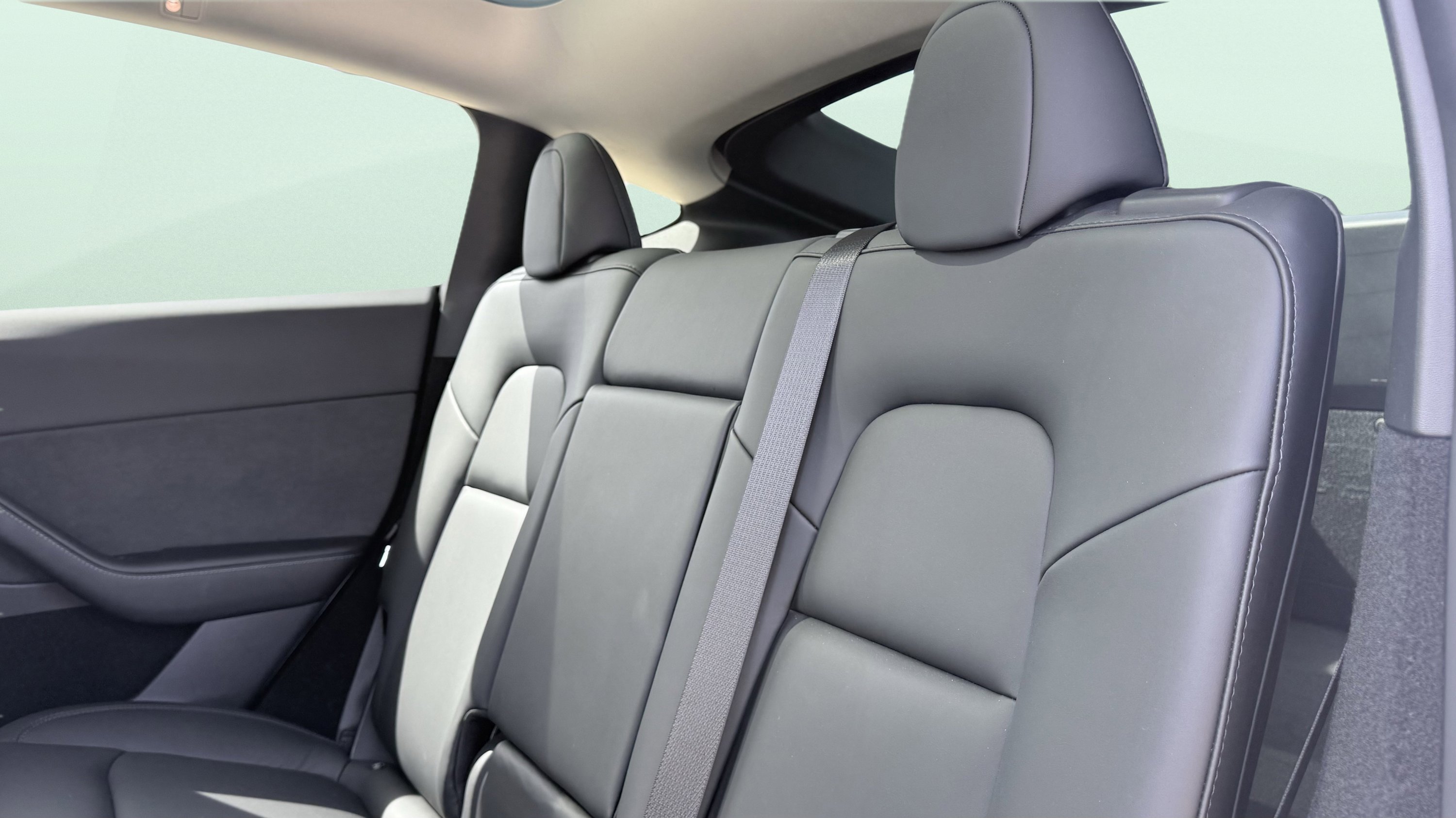 Used 2023 Tesla Model Y Long Range image 31