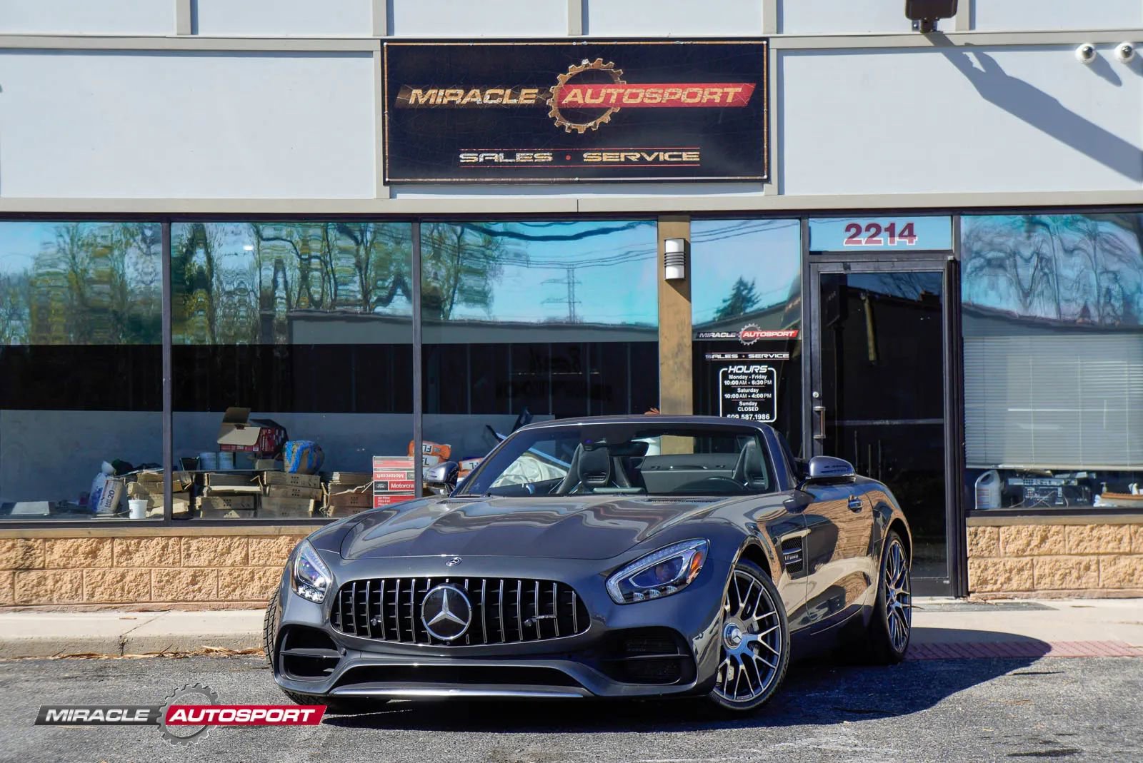 Used 2018 Mercedes-Benz AMG GT Roadster w/ Exclusive Interior Package image 1