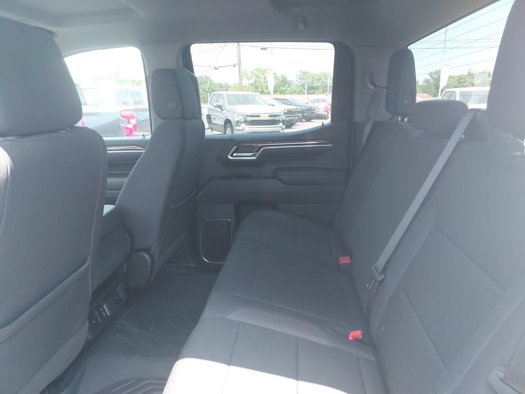 Used 2025 Chevrolet Silverado 1500 RST AWD/4WD image 13