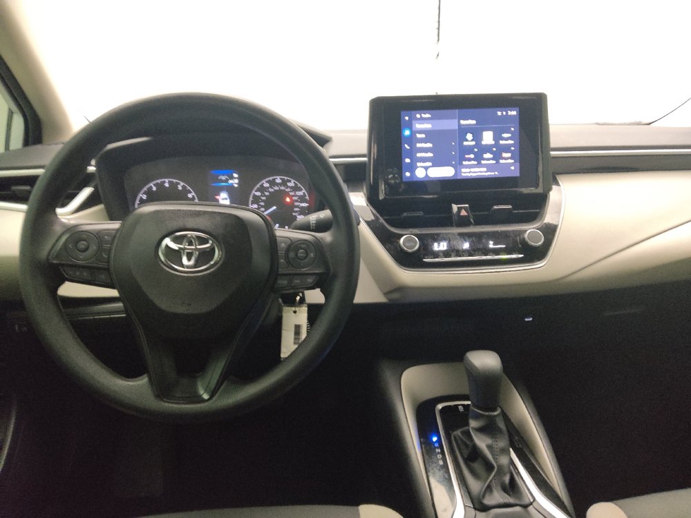 Used 2025 Toyota Corolla LE FWD image 22