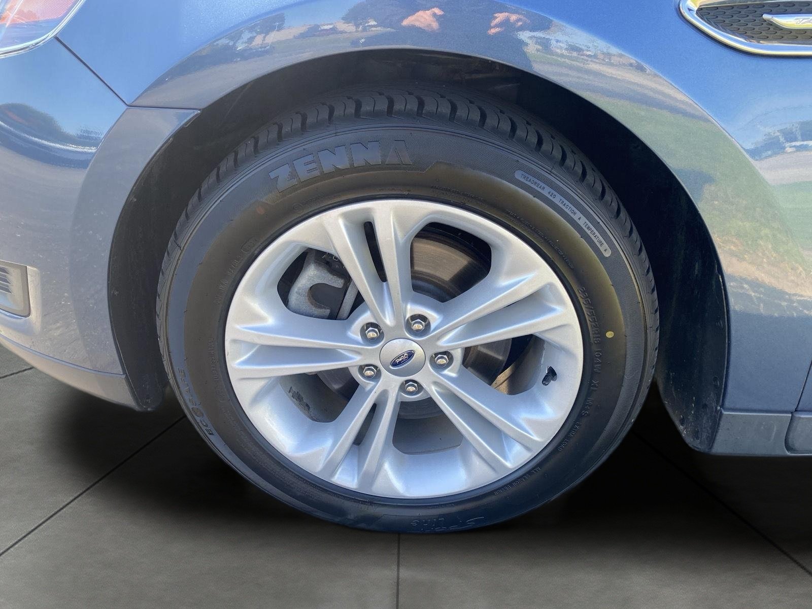 Used 2018 Ford Taurus SE FWD image 7