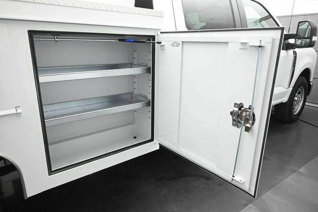 New 2026 Ford F350 XL w/ XL Chrome Package RWD image 24