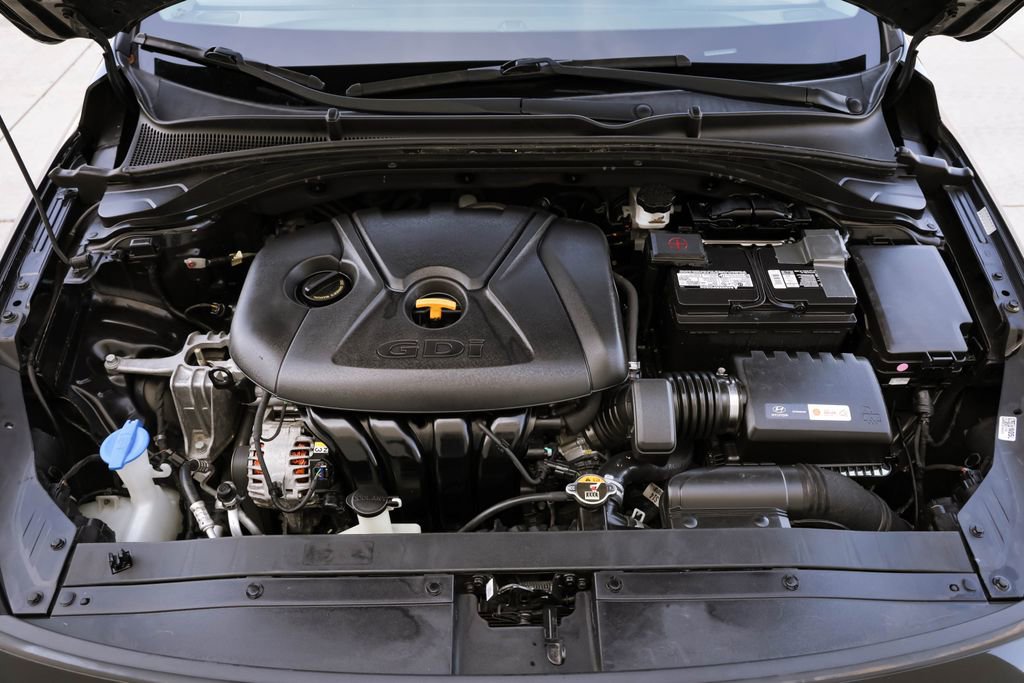 Used 2018 Hyundai Elantra GT FWD image 19