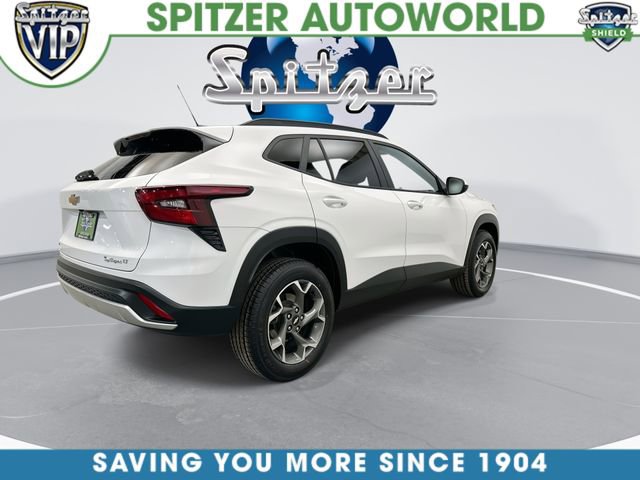 Used 2024 Chevrolet Trax LT FWD image 11