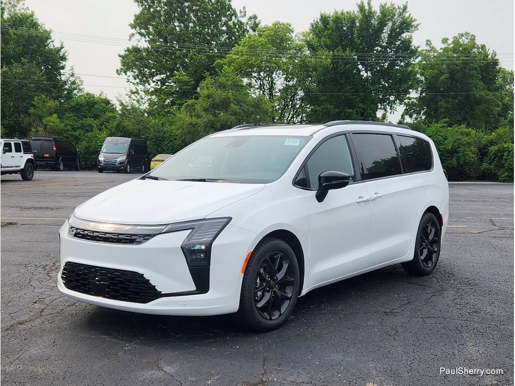 New 2027 Chrysler Pacifica Limited FWD image 14